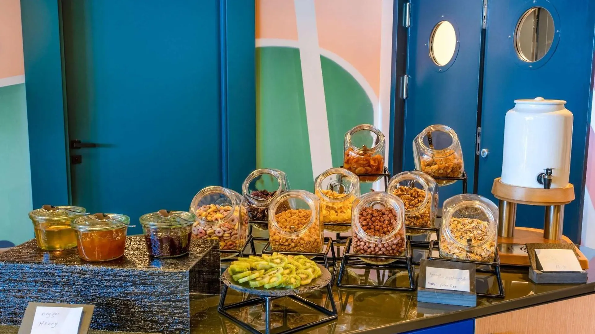 Ibis Styles Batumi Hotel 4*,  조지아